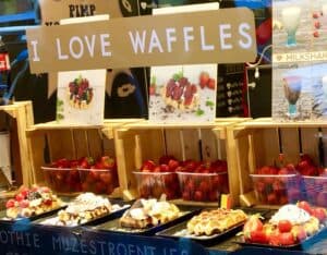 Photo Tour of Bruges Belgium - I Love Waffles